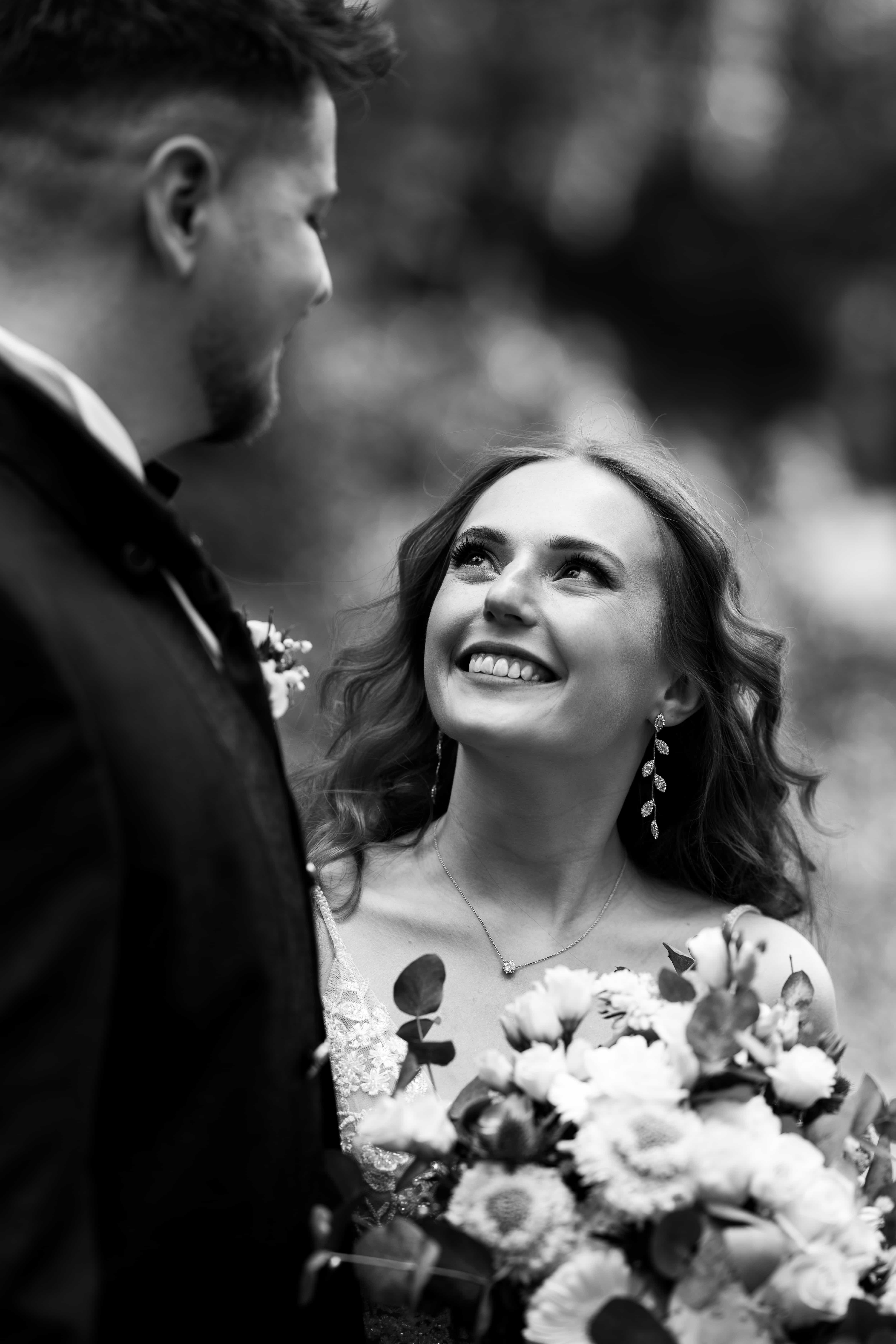Hochzeitsfotograf Marie & David – Brautpaar-Porträt im Tageslicht